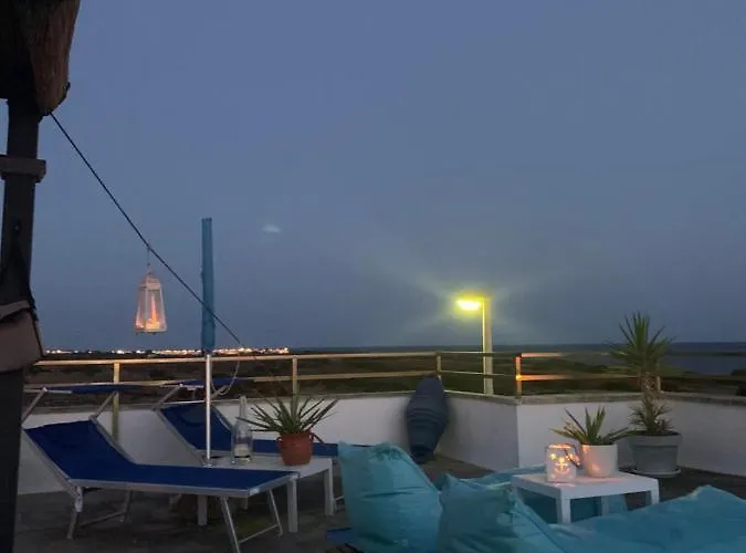 Casa Bianca & Blu A Due Passi Dal Mare Apartment *